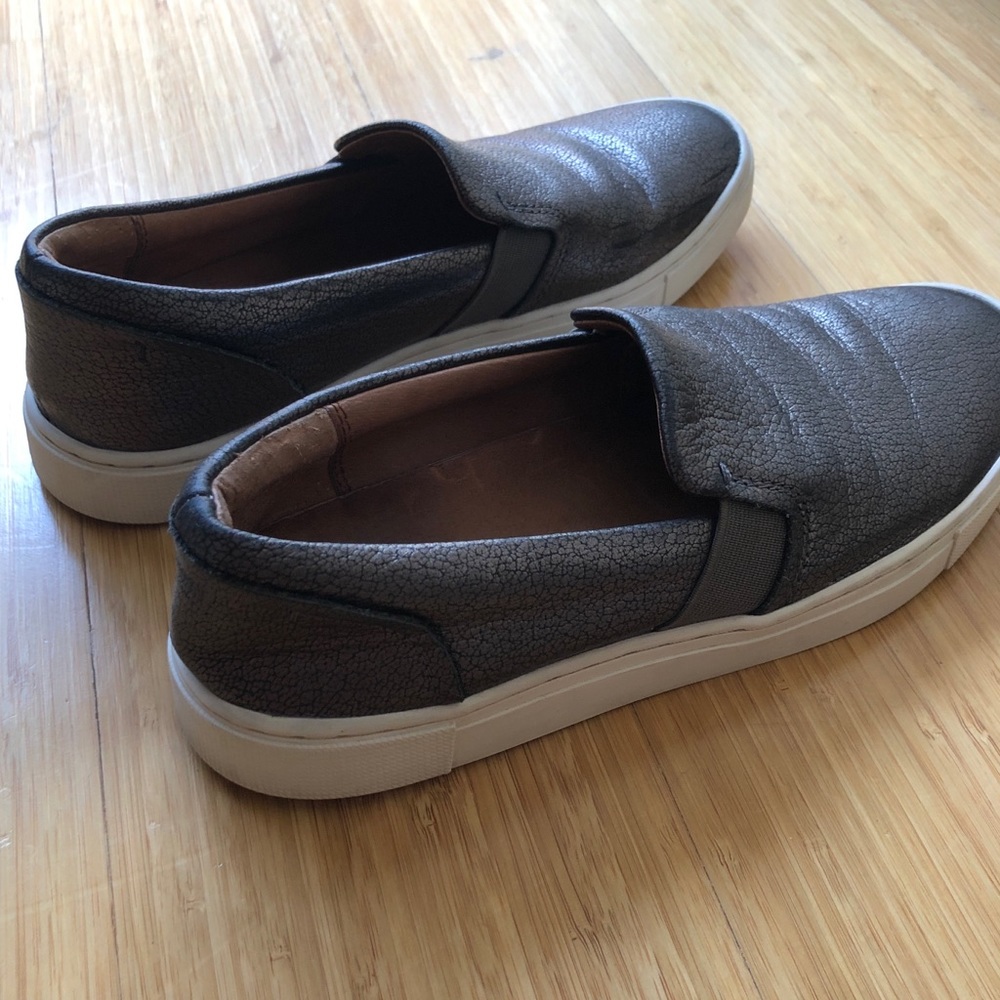 Frye flats